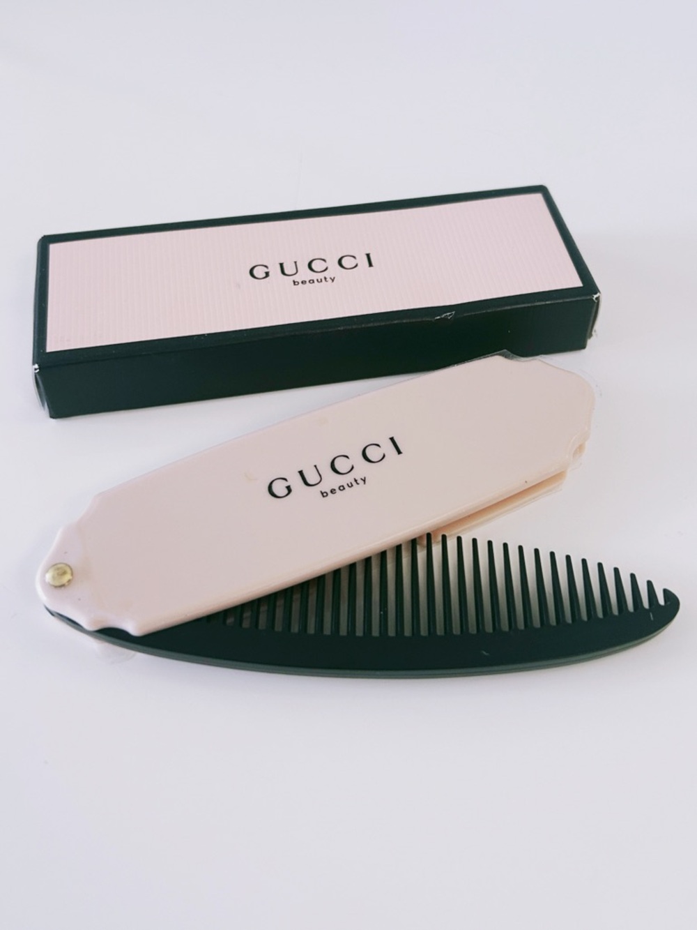 Gucci beauty Folding Comb